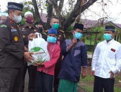 Kejati Maluku Salurkan Sembako dan Gelar Vaksinasi di Seith