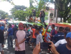 Ratusan Sopir Angkot Mogok, Warga Ambon Kesulitan Transportasi