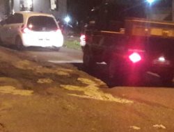 Jalan Rusak dan Berlubang Banyak Bertebaran di Ambon