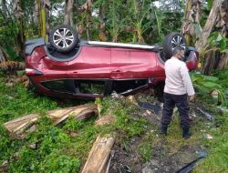 Mobil Terbalik di Tulehu Akibat Sopir Mabuk dan Ugal-ugalan