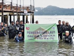 Korem Binaya Bersihkan Sampah di Pantai Tapal Kuda