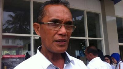Pejabat Bersaing