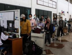 Penumpang Pesawat Kini Tak Wajib Tes PCR, Cukup Antigen