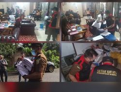 Geledah Ruangan Sekda SBB, Tim Kejati Maluku Sita Dokumen