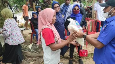 Rayakan HUT ke-10, DPD Partai NasDem Maluku Tengah Bagikan Sembako