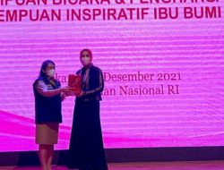 Widya Pratiwi Terima Anugerah Perempuan Inspiratif 2021