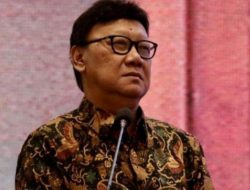 Menteri Tjahjo: Mulai 2023 Tenaga Honorer Dihapus