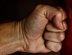 Begini Kronologi Karyawan Alfamidi di Ambon Dipukuli Oknum Polisi