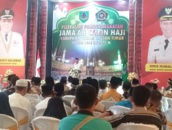 Bupati SBT Lepas Rombongan Calon Jamaah Haji