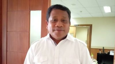 Legowo Dilengserkan, Lucky Wattimury Minta Pergantian Ketua DPRD Maluku Dipercepat