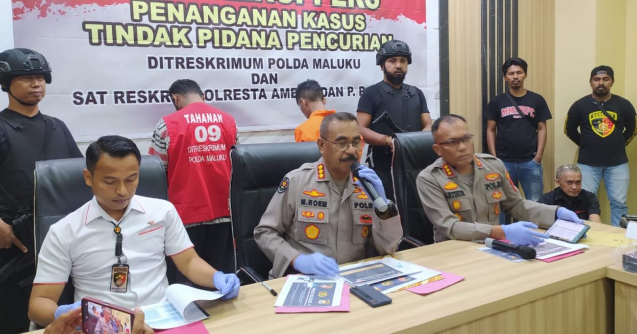 PEMBOBOL GEREJA
