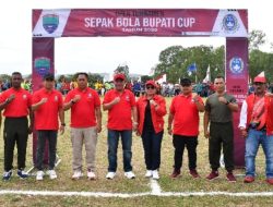 37 Tim Berlaga di Turnamen Sepakbola Bupati MBD Cup I