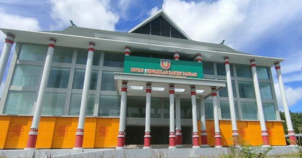 GEDUNG DPRD