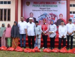 Kunjungi SBT, Gubernur & Istri Bagikan Sembako