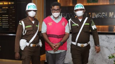 Tersangka Korupsi Aplikasi Simdes Buru Selatan Dipenjara