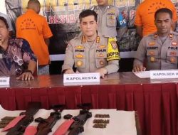 Penyelundupan Senpi & Amunisi ke Papua Digagalkan, Polisi Bekuk 2 Warga Malteng