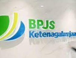 Pemkab SBT Terima Tanda Kehormatan BJPS Ketenagakerjaan