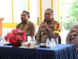 Kunjungi Werinama, Kapolres SBT Imbau Warga Jaga Kamtibmas  