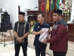 Wagub Serahkan LKPJ Gubernur, Ketua DPRD Maluku: Pimpinan OPD Wajib Hadir