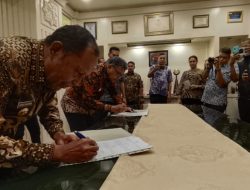 Kendalikan Inflasi, Pemkot Ambon-Pemkab Malteng Teken MoU