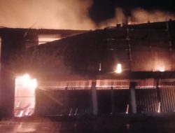 Swalayan City Mart Namlea Hangus Terbakar, Terdengar Suara Ledakan