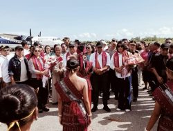 Tiba di Moa, Bupati–Wakil Bupati MBD Disambut Meriah