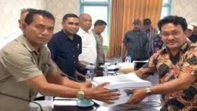 Tak Terima Dana Bagi Hasil, Warga Seram Utara Datangi DPRD Malteng