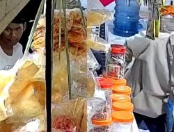 Aksi Pencurian di Belso Ambon Terekam CCTV, 2 Pria Masuk Kios Curi HP saat Pemilik Tertidur Pulas