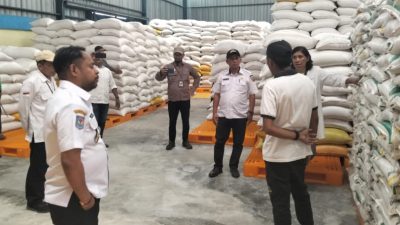 Tinjau Gudang Bulog, Wabup Malteng Pastikan Ketersediaan Stok Beras