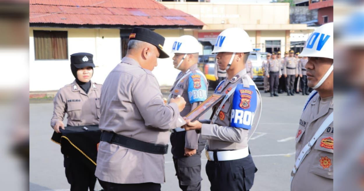 PERWIRA POLISI