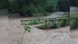Jembatan di Inamosul SBB Hanyut Tersapu Banjir, Akses Transportasi Lumpuh