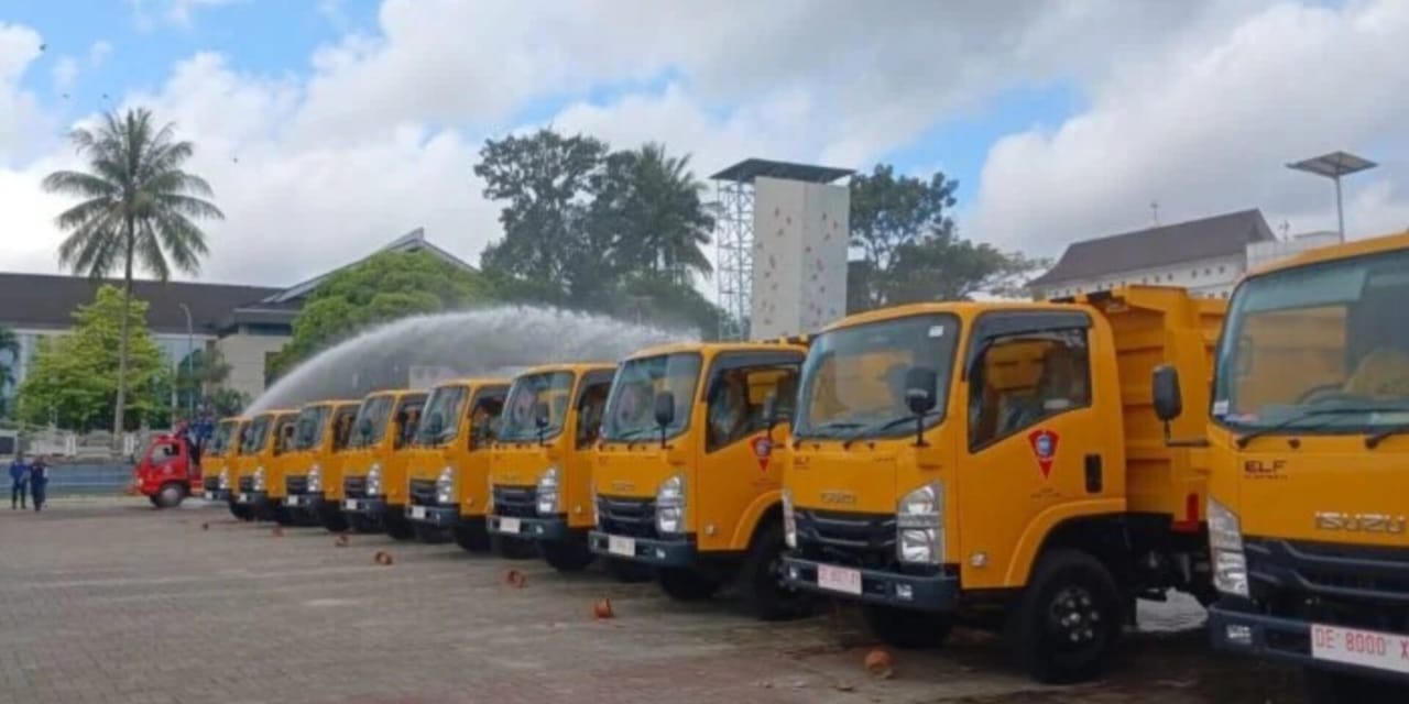 TRUK SAMPAH