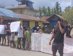 Tolak Gerai Alfamidi, Warga Tanah Goyang SBB Demo: Mematikan Pedagang Kecil