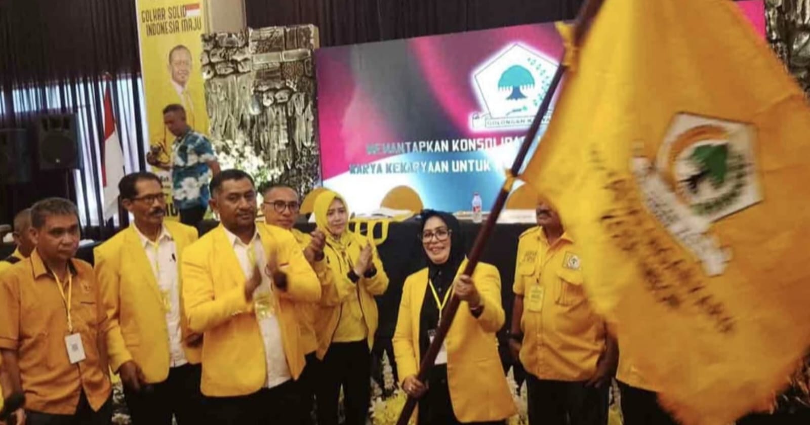 Pimpin Golkar